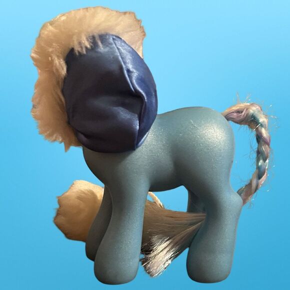 2003 Target Exclusive My Little Pony G3 Snowflake with Pom Hat Figure 3” B16 - Picture 3 of 6